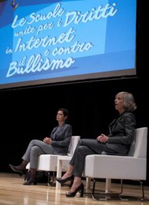 La presidente della Camera dei Deputati Laura Boldrini (s), a fianco della ministra dell'Istruzione Stefania Giannini, nel corso del convegno "Le scuole unite contro il bullismo" a Roma, 17 ottobre 2016. ANSA/MAURIZIO BRAMBATTI