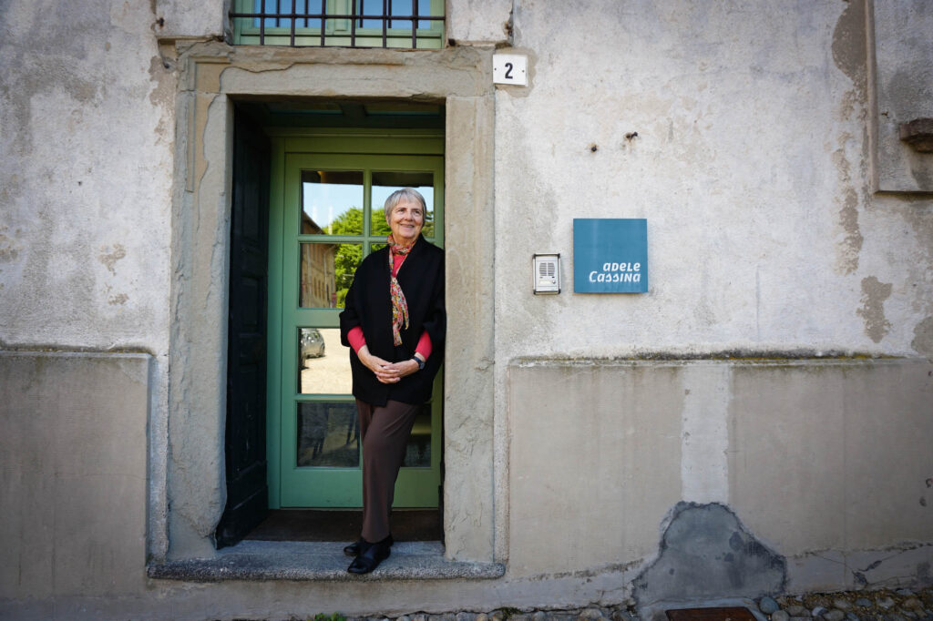 Adele Cassina all'ingresso della sede di AdeleC a Meda - foto Ilaria Defilippo