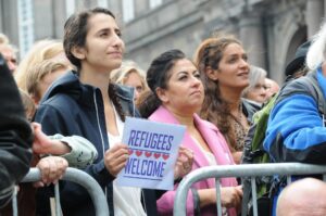 refugees-welcome-2337656_1920